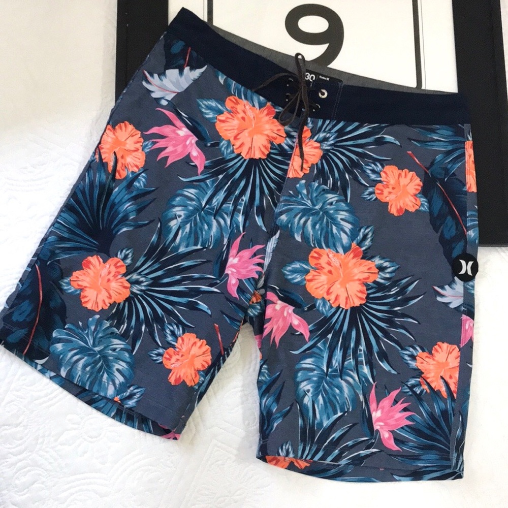 Hurley Phantom Tropical Print Board Shorts - Picture 1 of 11